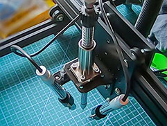 PSE-22 motorized pick and place machine. Microscopes detail